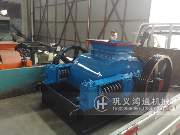 450X500双齿辊破碎机发往安徽池州2